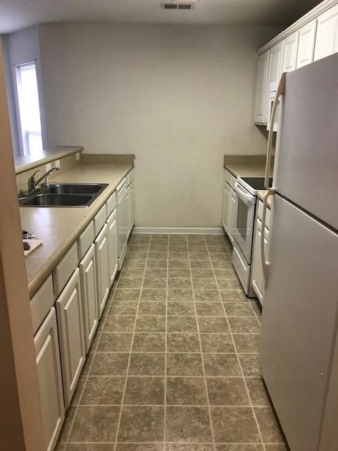 Building Photo - 4850 Meadowsweet Dr