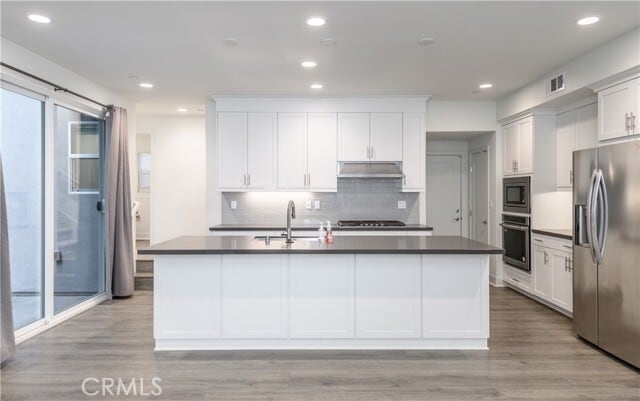 Building Photo - 144 Allusion