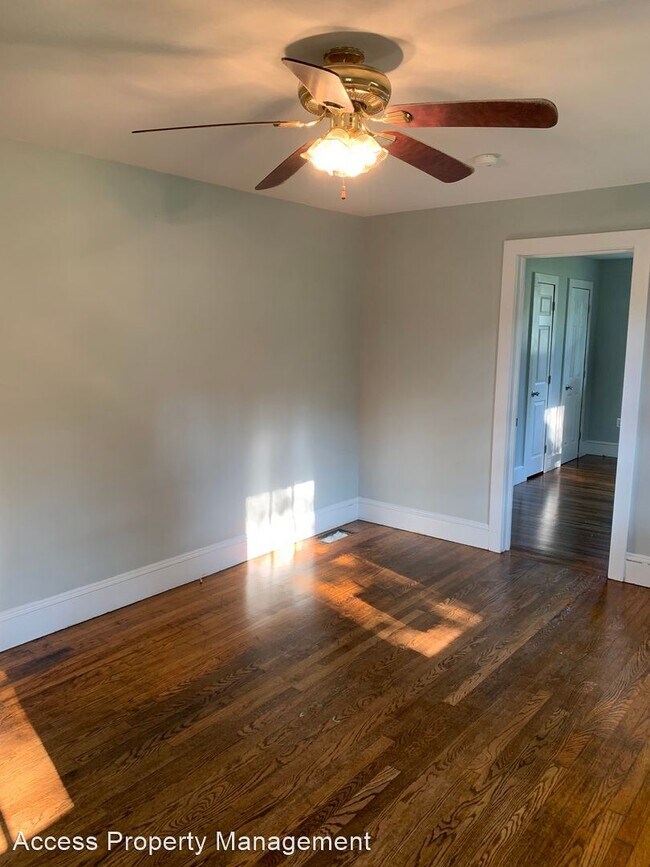 Building Photo - 3 br, 1 bath House - 51 Ridge Road