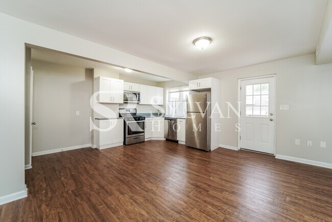 Building Photo - Prepare to be Impressed by this 4 BR 2 BA ...