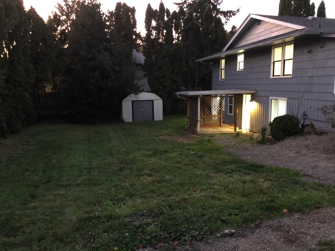 1350 Goodpasture Island Rd, Eugene, OR 97401 House Rental in Eugene