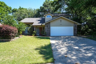 Building Photo - 213 Bayberry Dr