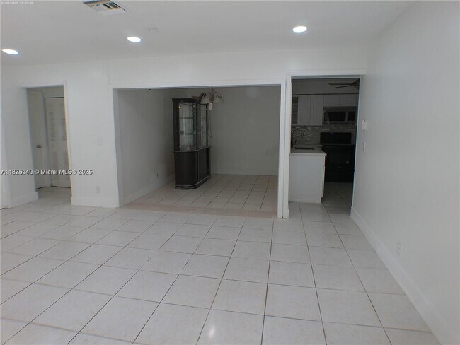 Foto del edificio - 618 NW 46th Ave