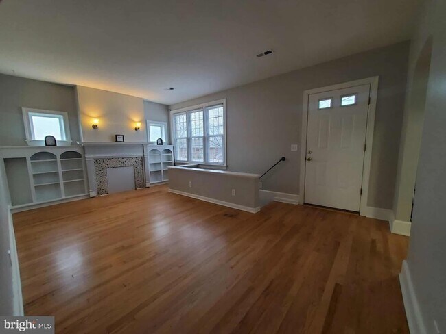 Foto del edificio - 1905 Mimosa St