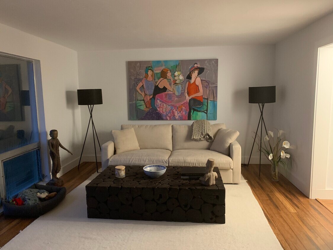 Building Photo - 414 Seasage Dr