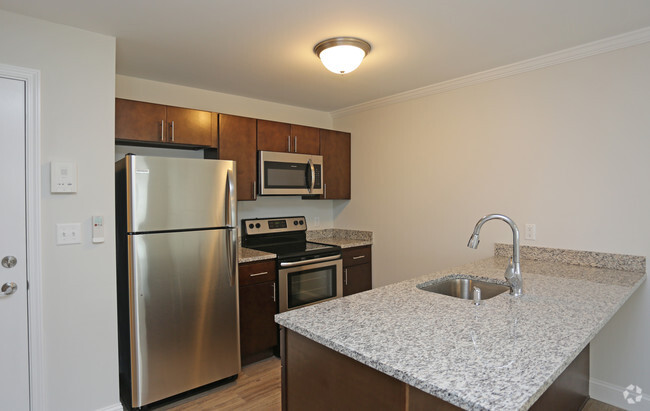 1BR, 1BA_714SF - Hudson Square