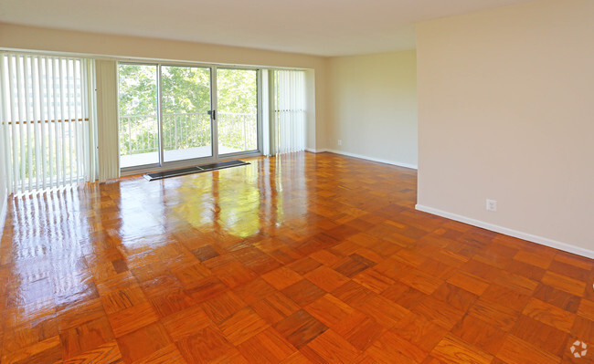 Interior Photo - Capitol Park Tower