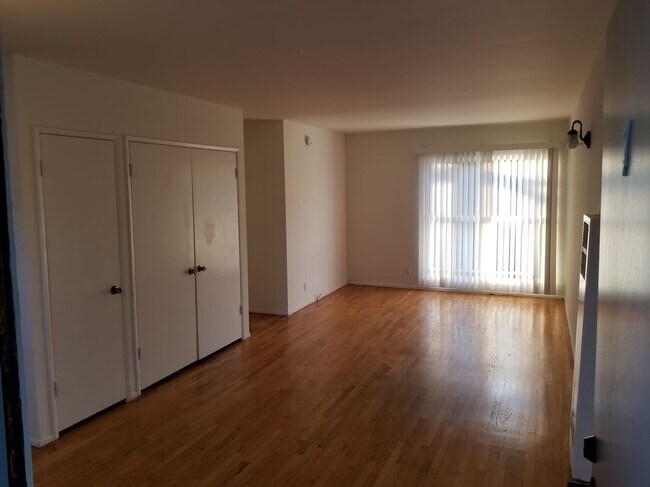 Foto del edificio - 2370 Walgrove Ave
