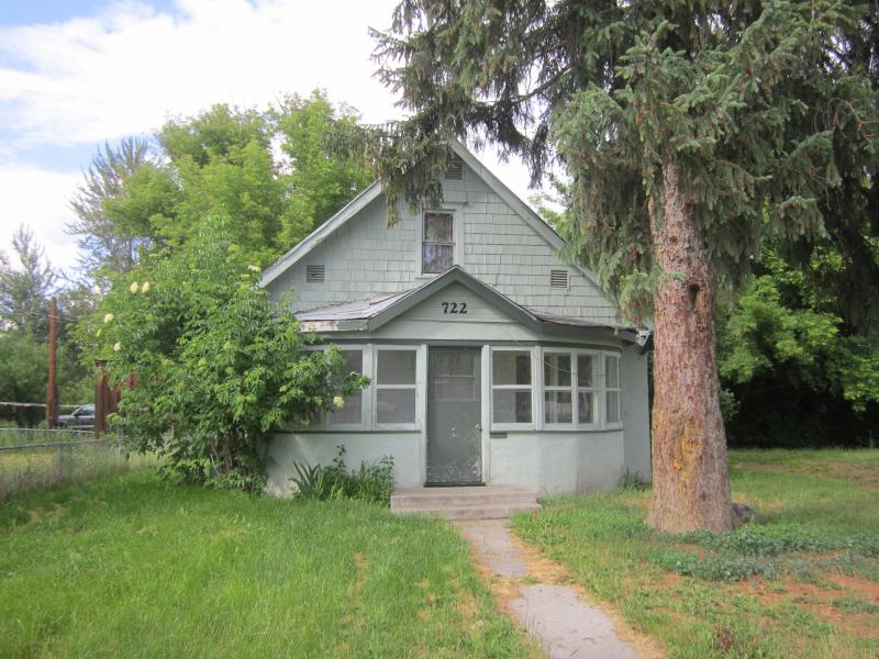 Primary Photo - 722 E 6th St