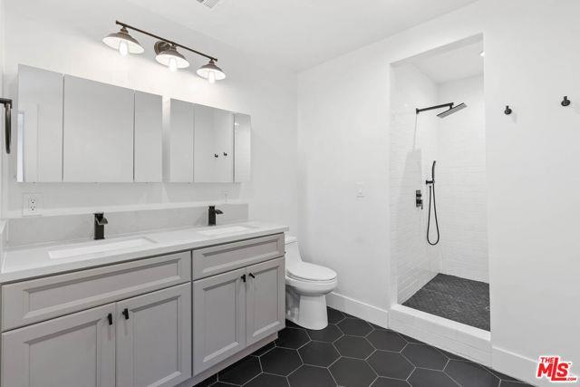 Foto del edificio - 8575 Horner St