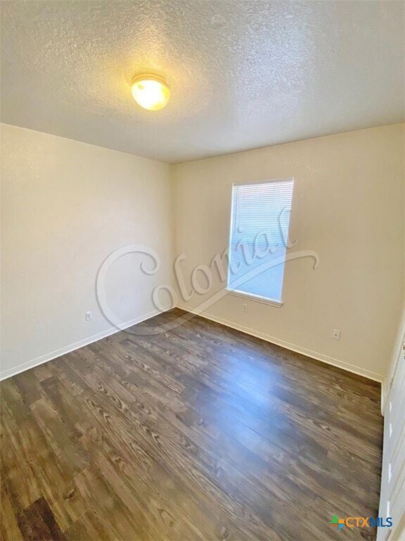 Primary Photo - 2107 Lava Ln