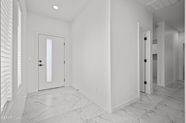 Building Photo - 15165 Destination Ave