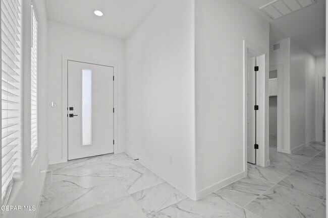 Foto del edificio - 15165 Destination Ave