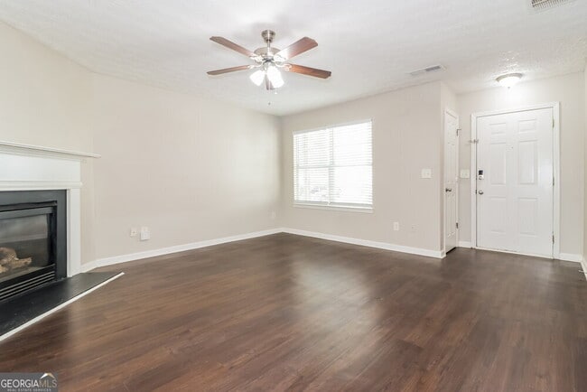 Building Photo - 451 Springbottom Ct SE
