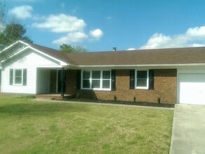 Building Photo - 1032 Oakstone Dr