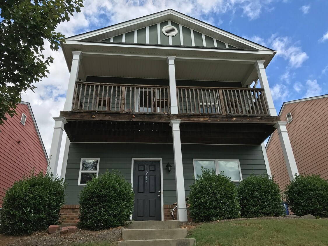 Foto principal - BRIDGEWATER HOME! PRE-LEASING FOR JULY 10T...
