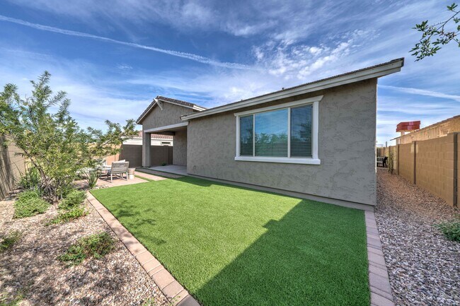 Building Photo - 4026 S Helios