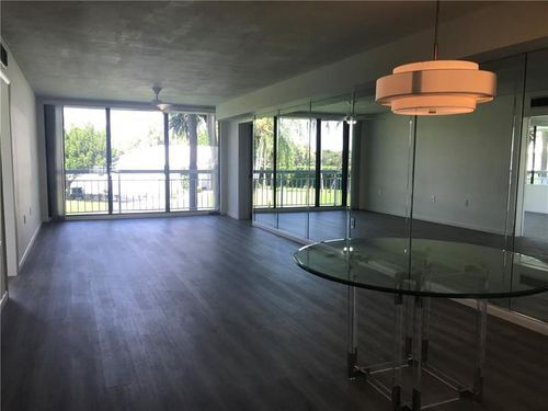 Foto del edificio - 2741 Village Blvd