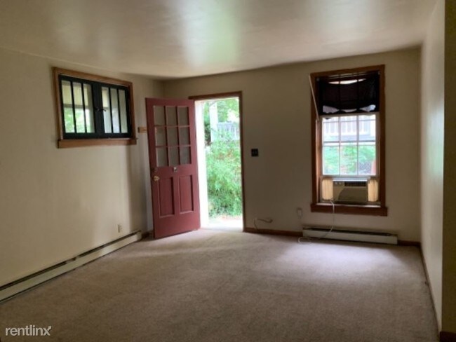 Building Photo - 2 br, 1 bath Apartment - 407 4th St B Unit B