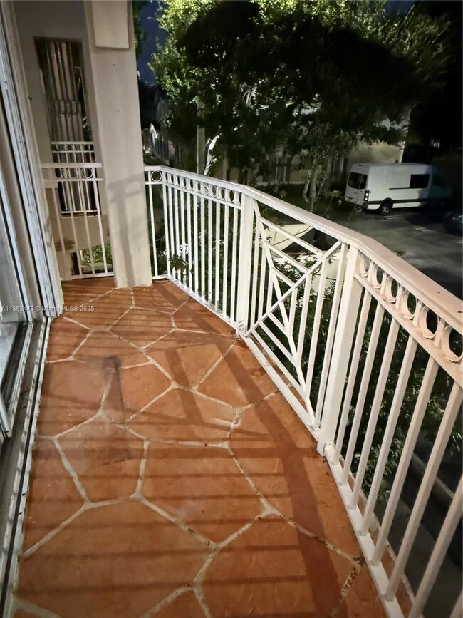 Foto del edificio - 8956 W Flagler St