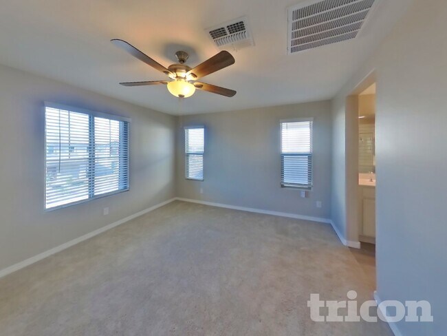 Foto del edificio - 5830 W Wood St