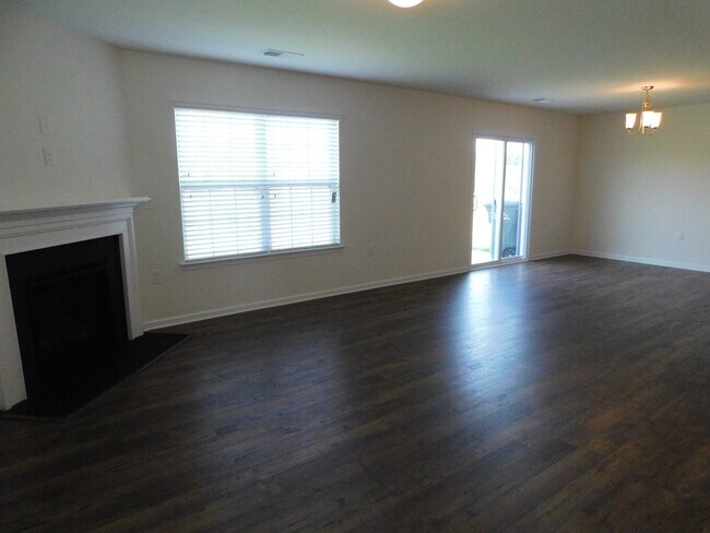 Building Photo - Brand New! 4 bed, 2.5 bath