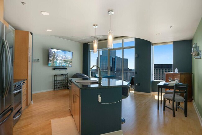 Building Photo - 1511 Champa St