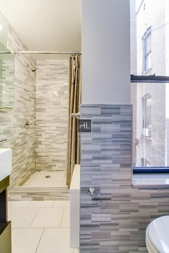 Building Photo - E 28TH ST.