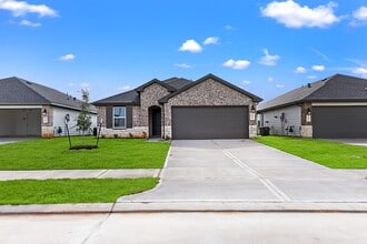 Building Photo - 3515 Turnpike Dr
