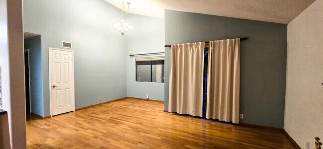 Dining room - 19195 Shoreline Ln