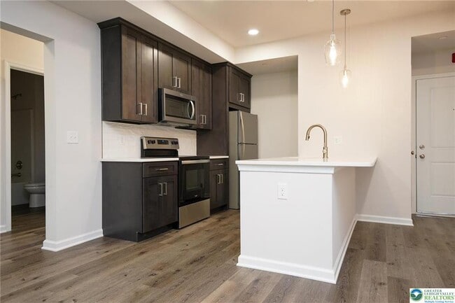 Building Photo - 1210 Eaton Ave