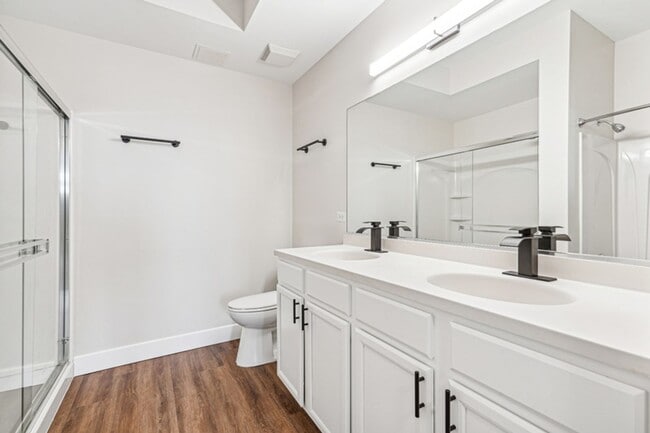 Interior Photo - The Landing at Town Center