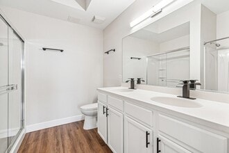 Interior Photo - The Landing at Town Center