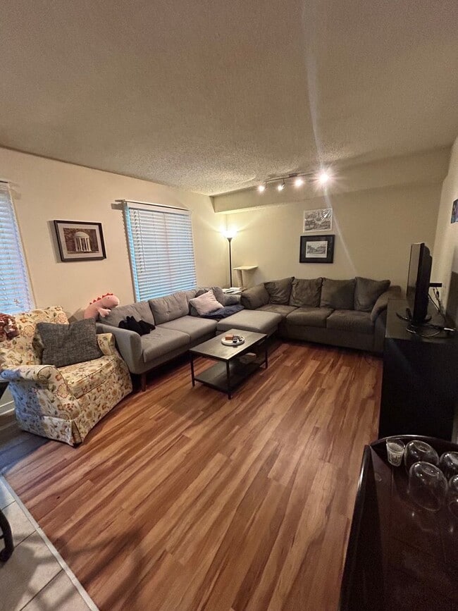 Foto del edificio - Chapel Hill - Mill Creek 4BR/2BA Condo AVA...