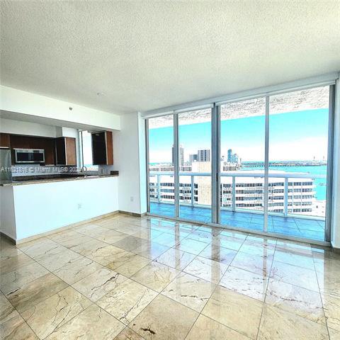 Primary Photo - 10 Venetian Way