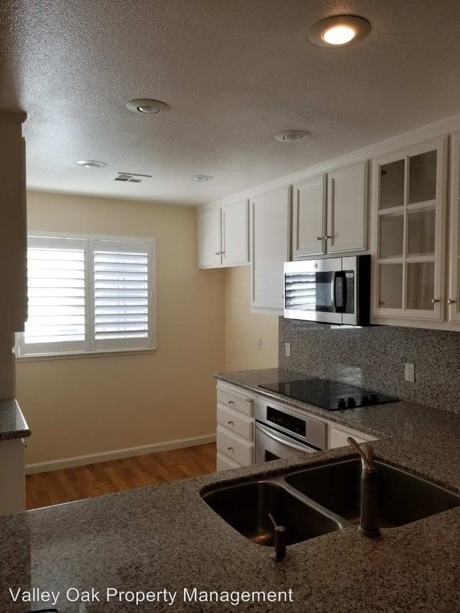 Building Photo - 2 br, 2 bath House - 261 Leveland Ln - B