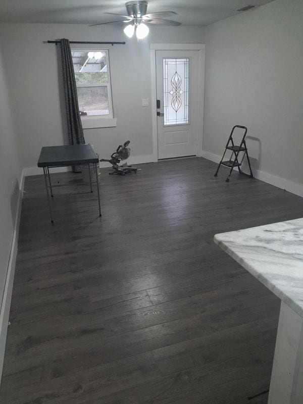 Foto del edificio - 4085 Pier Station Rd E