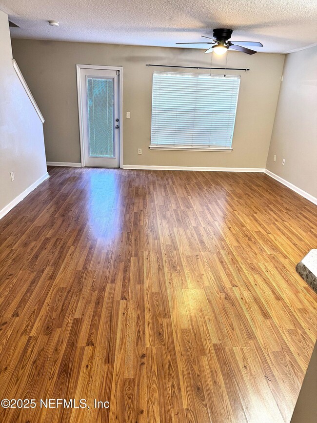Building Photo - 1500 Calming Water Dr