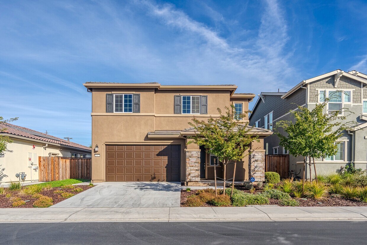 Primary Photo - 512 Vanek Dr