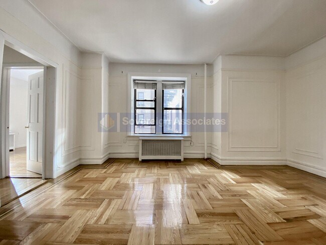 Building Photo - 121 Bennett Avenue
