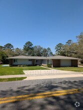 Building Photo - 251 N Villas Ct