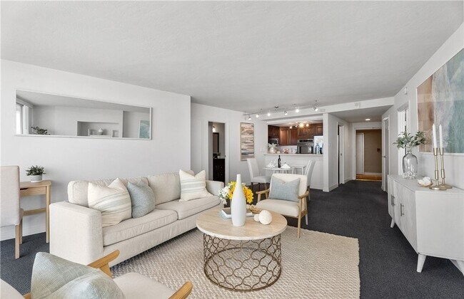 Building Photo - 700 E Ocean Blvd