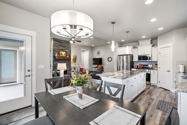 Building Photo - 50 E Ranch Dr