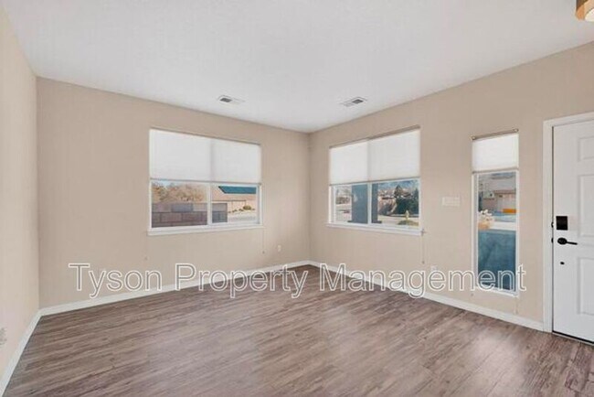 Foto del edificio - 8523 Waterford Pl NE