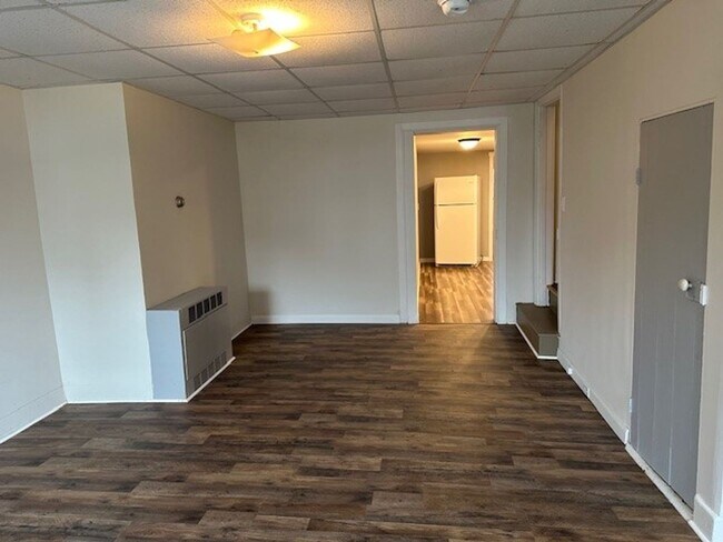 Building Photo - 209 1/2 N High St-
