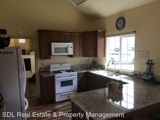 Building Photo - 45011 Putting Green Ct