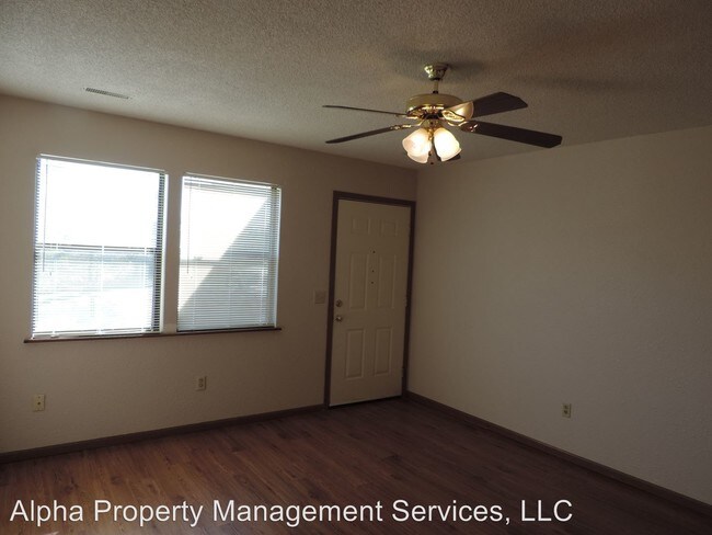 Building Photo - 597 SE 110th Rd