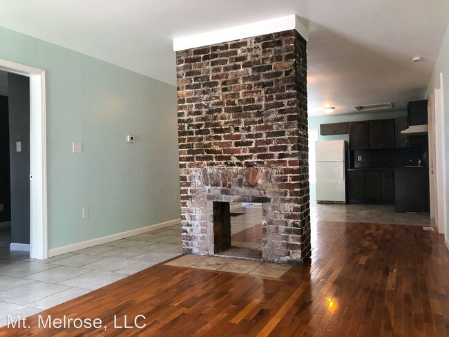 Foto del edificio - 2 br, 2 bath House - 450 Douglas Ave