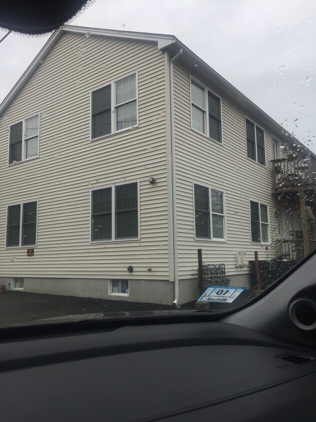 9 Perkins St Unit 3, Gloucester, MA 01930 Apartments in Gloucester