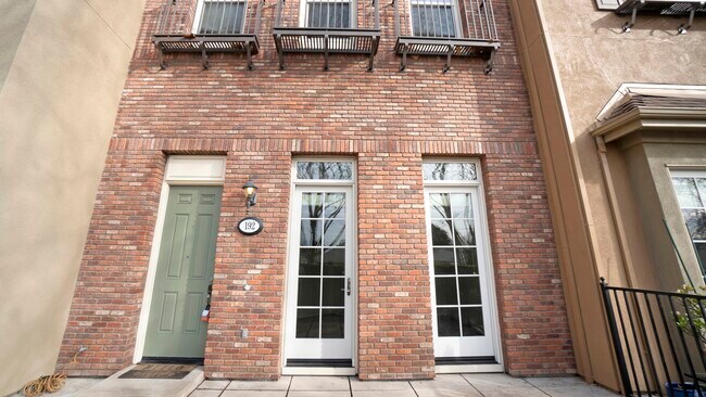 Building Photo - 192 Sunol St